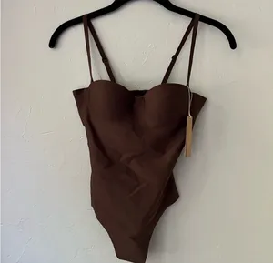 SKIMS Body Contour Underwire Bodysuit S thumbnail 5