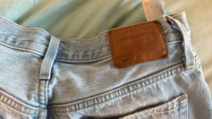 Levi 501 Shorts Size 25 thumbnail 2