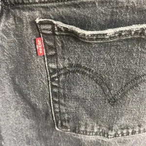 ✨LEVIS 501® ORIGINAL SKINNY WOMEN'S FRAYED HEM GREY SZ 32x28 JEANS✨ thumbnail 7