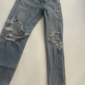 Agolde Women's 90's Mid Rise Distressed Jeans Light Blue Button Fly Size 24 thumbnail 2