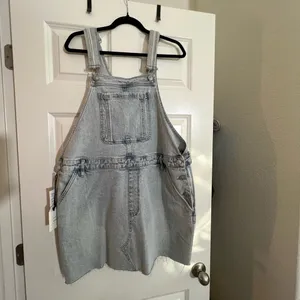 Brand New: CLEO + WOLF WOMEN'S LIGHT WASH DENIM SKIRTALL thumbnail 2