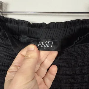 Reset by Jane Women’s Silky Amore Smocked Ruffle Mini Skirt Black S thumbnail 5