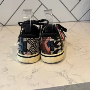 KEEN Elsa IV sneakers with a tribal Aztec indigenous patchwork pattern size 7 thumbnail 4