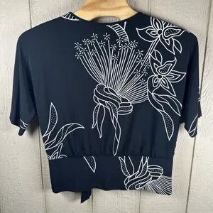 Clara Sun Woo Black White Floral Print Tie Front Blouse Top Size 1X Short Sleeve thumbnail 4