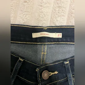 Levi’s 711 skinny jeans size 27 EUC thumbnail 5