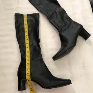 2000s Y2k Vintage Black knee-high fitted faux leather boots square toe kitten 2” heels - Womens 8N thumbnail 3