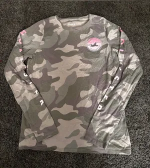 Hollister Camouflage Shirt with Pink Logo Size Medium 0213 thumbnail 1