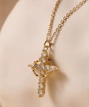 Cross Crown Zirconia Necklace thumbnail 4