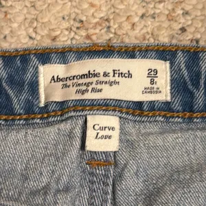 Abercrombie & Fitch A&F Jeans 29 8 Regular Vintage Straight High Rise thumbnail 3