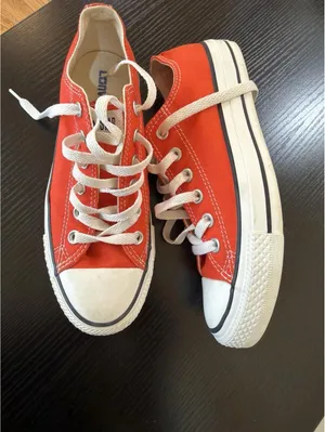 Size 6M / W8 CONVERSE Chuck Taylor ALL STAR Low Top Canvas RED Sneakers Unisex thumbnail 4