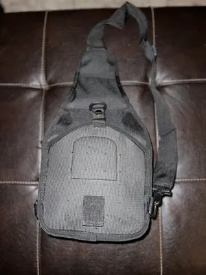 Tactical Sling Carry Tote. Black thumbnail 4