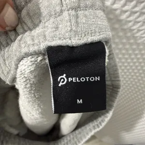 Peloton Women’s Gray Soft Fleece Sweatpant Size Medium thumbnail 7