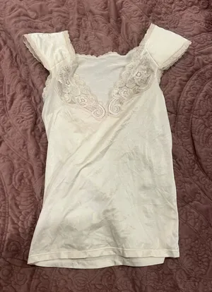 Vanity Fair Ivory Lace-Trim Camisole thumbnail 1