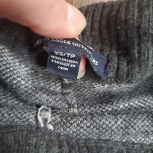 Sweater joggers by American Eagle size xs super cute and stylish . Not b… thumbnail 5