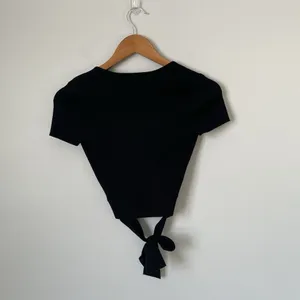 Wilfred Aritzia All Tied Up Sweater Top Cropped Black Ribbed Women's Size XS thumbnail 3