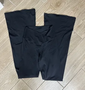 Offline Aerie High-Waist Black Flare Leggings thumbnail 1