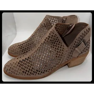 Vince Camuto Phandra Ankle Booties Womens 7.5 Brown Laser Cut Buckle Boot thumbnail 2