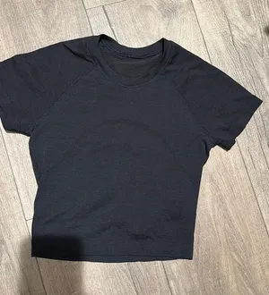 Lululemon Top thumbnail 1