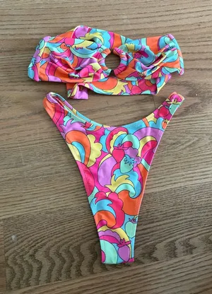 Vibrant Retro Floral Bikini Set thumbnail 1
