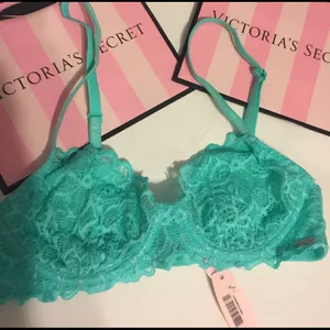 New - SALE 🎈🎈NEW 32B VS PINK Date Bra unlined thumbnail 3