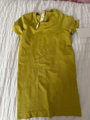 Lululemon Swiftly Tech Short Sleeve 2.0 thumbnail 1