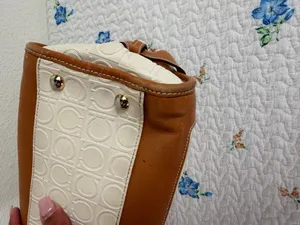 Salvatore Ferragamo VTG Gancini 2-Tone Leather Embossed Gold Hardwear Bag thumbnail 7