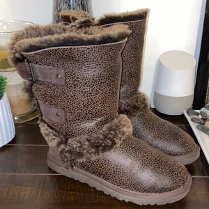 Rare!! UGG Skylah Brown Bomber Leather Faux Fur Boots Size 6 thumbnail 4