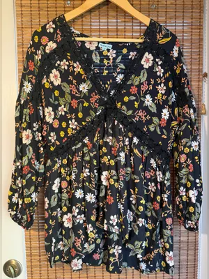 Vintage Nostalgia Black Floral Crochet Lace Boho Tunic Top Size M thumbnail 2