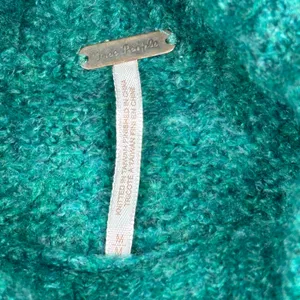 Free People Bradley Turtleneck Sweater Women’s Medium Green Chunky Knit Cropped thumbnail 2