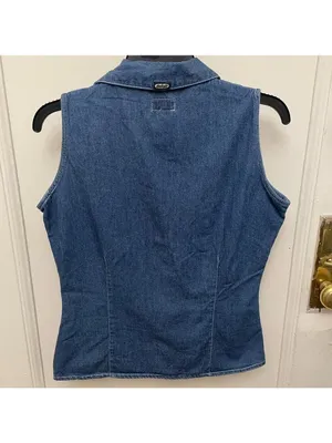Vintage 1990s David Bitton Blue Denim Sleeveless Button Up Top thumbnail 2