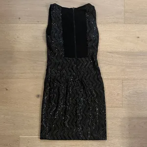 Alice and Olivia Elegant Black Sequin Dress thumbnail 2
