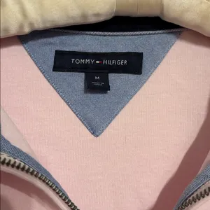 Preppy Tommy Hilfiger Light Pink 3/4 Zip-Up Women’s Sweatshirt NWOT thumbnail 2