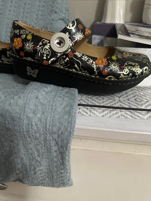Alegria Ladies Mary Jane Shoes with Peace & Flower Print - Sz 38 thumbnail 2