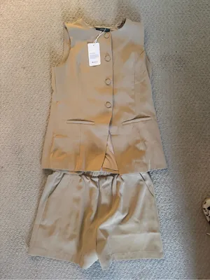 NWT Zesica Tailored Button Front Short Set - Taupe thumbnail 2