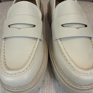 Soda Women's Chunky Platform Loafers White Lug Sole Y2K Style size 7.5 classic preppy thumbnail 12