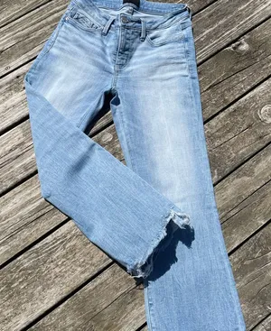 Buckle Light Blue Cropped Ankle Jeans thumbnail 1