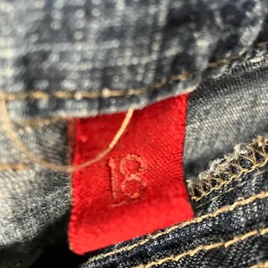 FINAL MARKDOWN Denim capris 18 Blue thumbnail 3