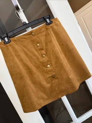 XHILARATION Snap-Front Faux Suede A-Line Mini Skirt in Camel Size Medium thumbnail 2