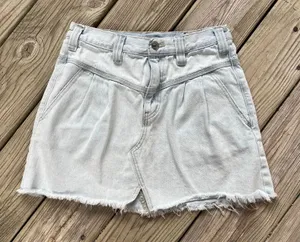Free People We The Free Women's Light Wash Pleated Denim Mini Skirt Size 26 thumbnail 1