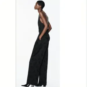 NWT Zara Black Viscose Jacquard Halter Vest Jumpsuit V-neckline Bloggers Fave thumbnail 4