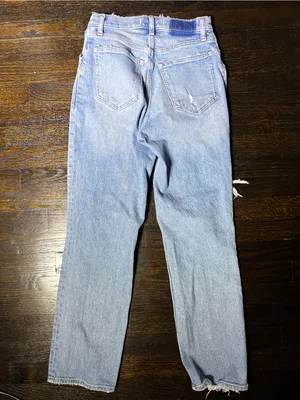 Abercrombie & Fitch The ‘90s Straight Ultra High Rise Light Wash Denim Jean 26/2 thumbnail 7