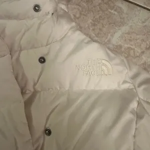 The North Face White Puffer Jacket thumbnail 2