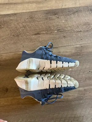 Women’s Nike Sneakers thumbnail 3