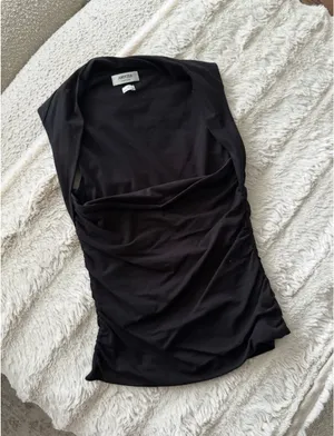 Aritzia Black Top  thumbnail 1