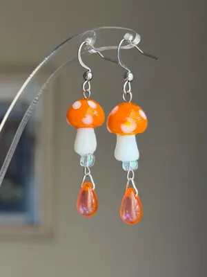 Handmade Kawaii y2k style funky bright orange mushroom hoop dangle earrings🍊🍄🧡 thumbnail 3