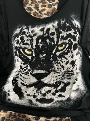 Free Kisses Leopard Print & Animal Design Hi-Lo Women's Top thumbnail 2