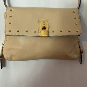 Marc Jacobs Beige Leather Small Gold Studded Shoulder Bag thumbnail 4