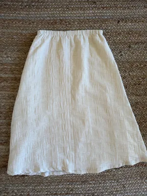Choklate Paris Textured Midi Skirt in Cream thumbnail 4