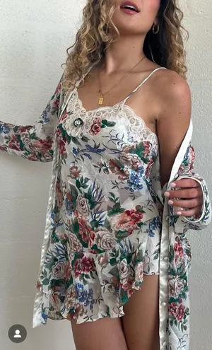 Victoria’s Secret Vintage Y2K 90s Floral Lace Mini Slip Dress Lingerie Gold Tag thumbnail 1