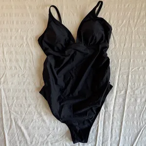 CupShe NEW Women's Maternity Black Ruched V-Neck One Piece Swimsuit Size M thumbnail 3